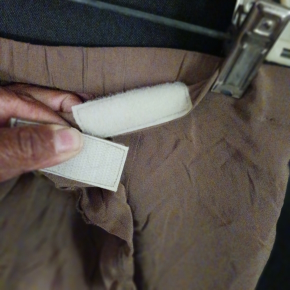 90s Vintage Hugo Buscati Taupe Silk Skirt sz lg - Picture 5 of 11